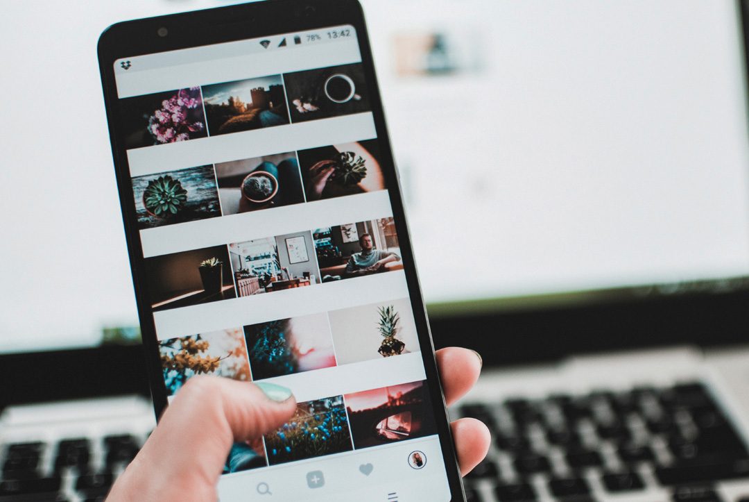 pantalla de movil con fotos