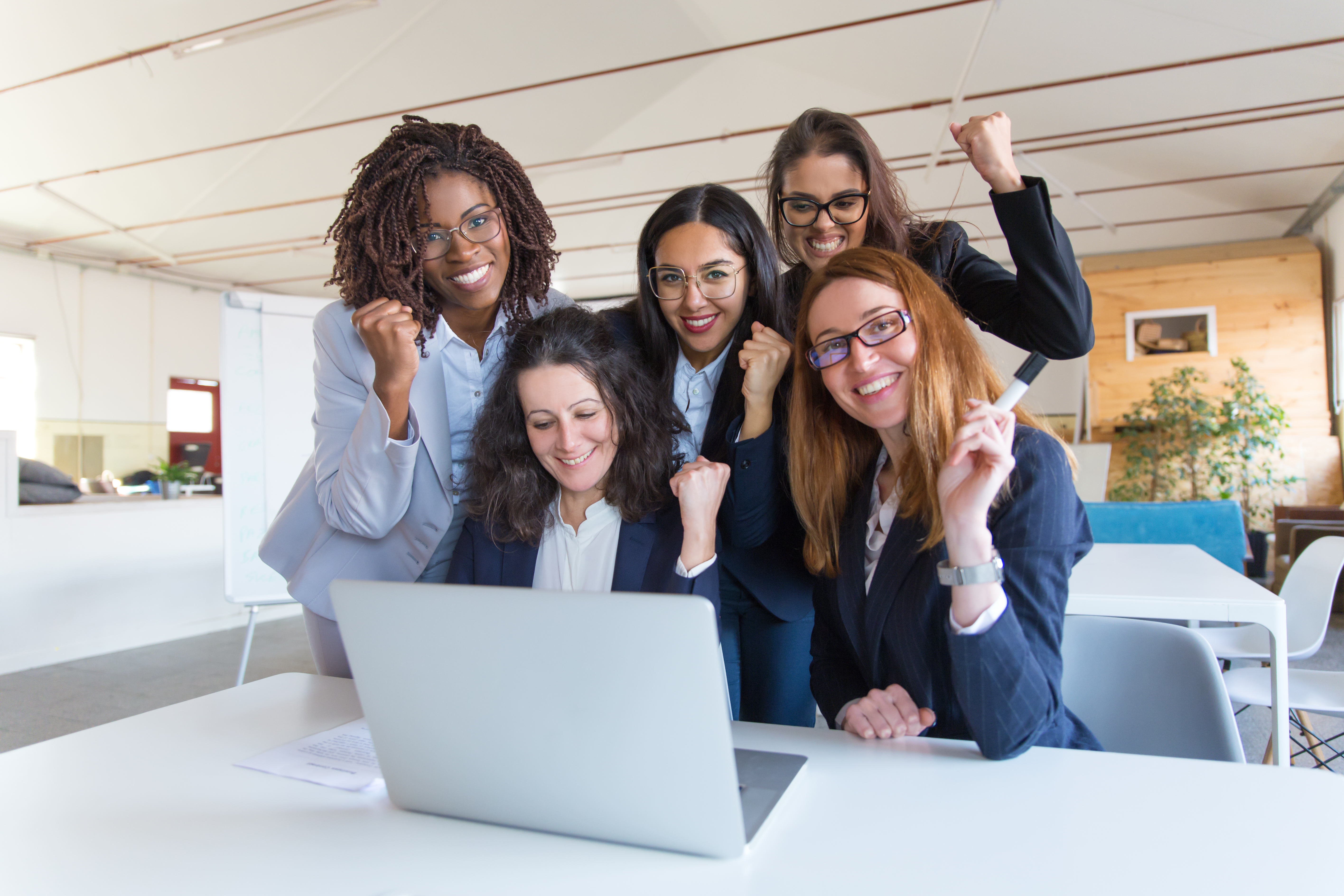 Mujeres en educación y liderazgo